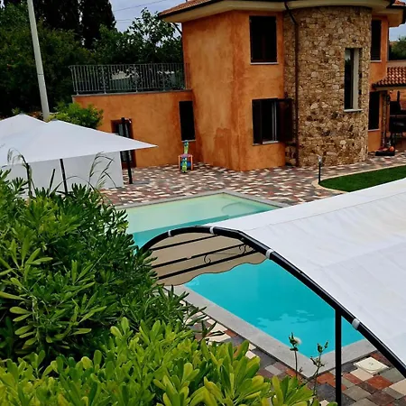 Ginevra Villa *